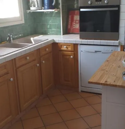 Sur Le Quai De Port Апартаменты *